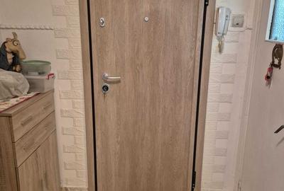Apartament cu 3 camere semidecomandat în Drumul Găzarului - 1