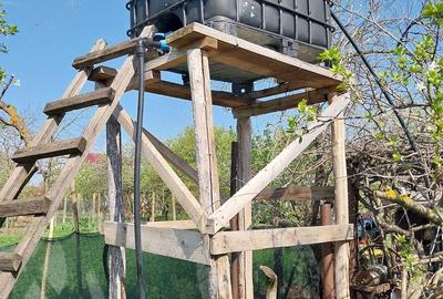 Casă cu 6 camere cu Teren 2000 Mp în Pietrele - 2