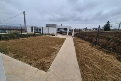 Duplex modern, finisaje de calitate, curte mare 117.000 Paleu - 2