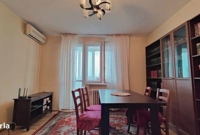 Apartament cu 3 camere semidecomandat în Ștefan cel Mare