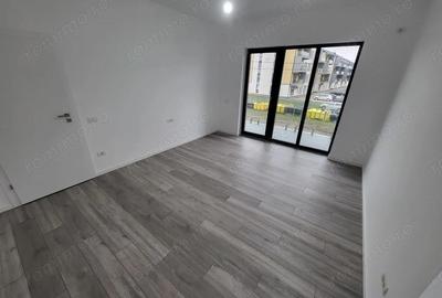 Apartament cu 3 camere semidecomandat în Giroc