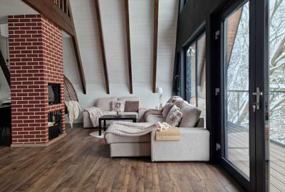 Casă cu 4 camere cu Teren 1700 Mp în Meziad - 2