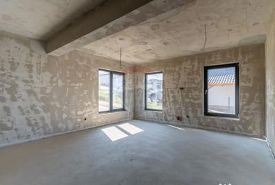 Casă cu 4 camere cu Teren 755 Mp în Jucu - 3