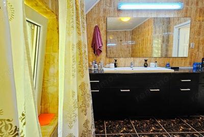 Casă cu 6 camere cu Teren 1250 Mp în Central - 10