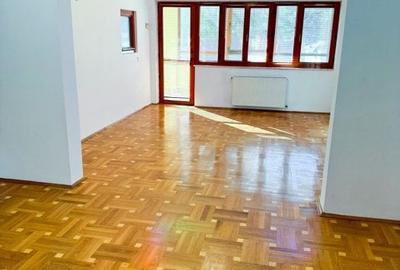 Casă cu 7 camere cu Teren 394 Mp în Vatra Luminoasă - 3