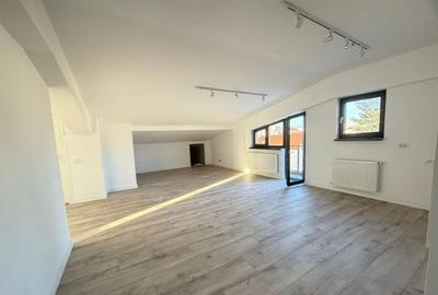 Apartament cu 3 camere decomandat în Calea Călărașilor