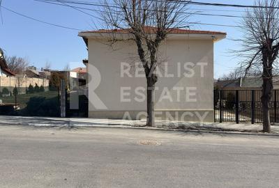 Casă cu 8 camere cu Teren 1037 Mp în Central - 3