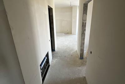 Apartament cu 3 camere semidecomandat în Florești - 3