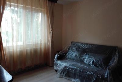 Apartament cu 2 camere nedecomandat în Florilor - 1