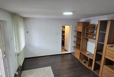 Casă cu 4 camere cu Teren 184 Mp în Central - 2
