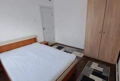 Apartament cu 3 camere decomandat în Calea București - 4