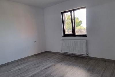 Casă cu 3 camere în Valea Adâncă - 2