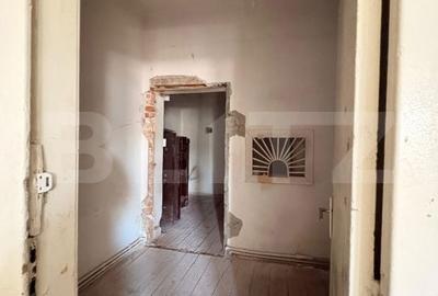 Spațiu comercial, de 1,200 mp, în Central - 9