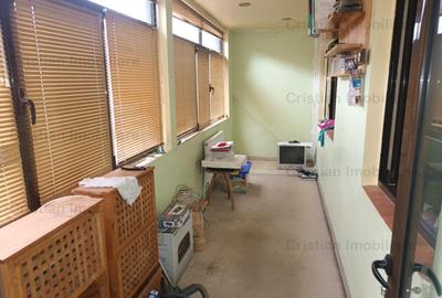 Apartament cu 3 camere decomandat în Viziru 3 - 6