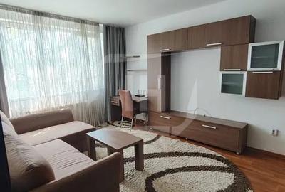 Apartament cu 2 camere semidecomandat, mobilat în Central