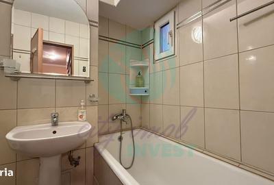 Apartament cu 3 camere decomandat în Obor