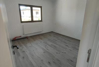 Casă cu 3 camere cu Teren 575 Mp în Miroslava - 1