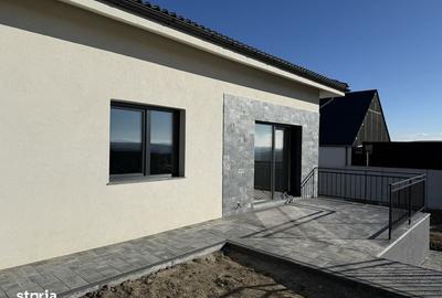 Casă cu 4 camere cu Teren 172 Mp în Aiton