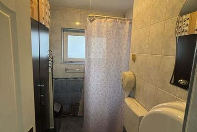 Spațiu comercial, de 50 mp, în Central - 7