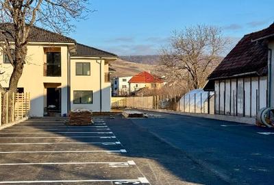 Casă cu 5 camere cu Teren 260 Mp în Florești