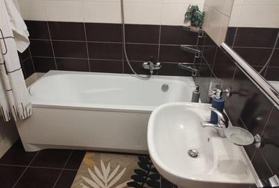 Apartament 3 camere, zona Avantgarden 1 - 7