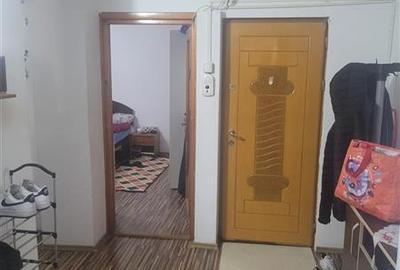 Apartament cu 2 camere decomandat în 9 Mai - 5