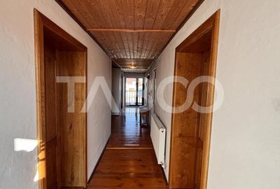 Casa deosebita de vanzare individuala zona Sura Mare 900 mp teren - 16