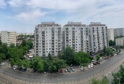 Apartament cu 3 camere semidecomandat în Colentina - 1