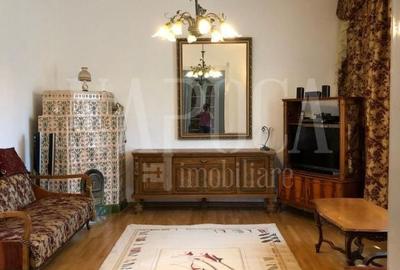 Apartament cu 3 camere semidecomandat, mobilat în Central - 1