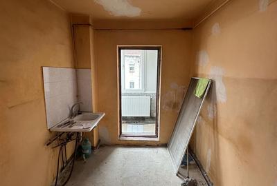 Apartament cu 2 camere decomandat în Soarelui - 3