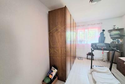 Casa individuala spatioasa, renovata total pe parter I Recas - 17