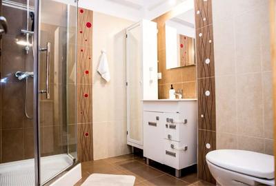 Apartament cu 3 camere decomandat în Tractorul - 6