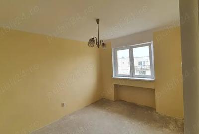 Apartament cu 3 camere semidecomandat în Carei - 8