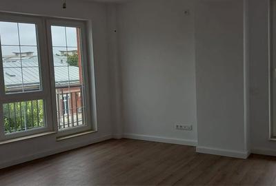 Spațiu comercial, de 1,000 mp, în Central - 9