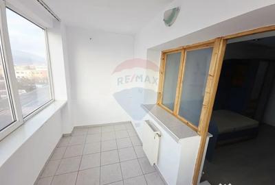 Apartament cu 2 camere decomandat în 1 Mai - 18