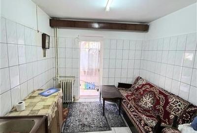 Apartament 3 Camere, Decomandat, Inel 2 - 11