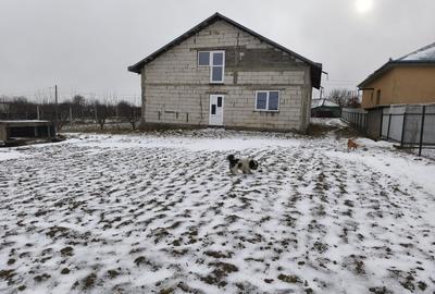 Casă de vânzare la roșu - 1