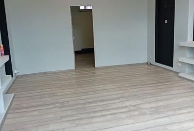 Spațiu comercial, de 51 mp, în Central - 8