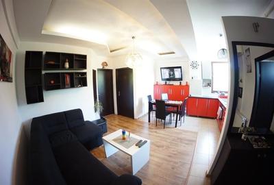 Apartament cu 3 camere semidecomandat, mobilat în Plopilor