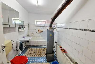 Casă cu 7 camere cu Garaj în Zănești - 5
