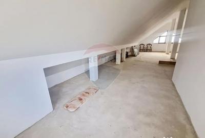 Casă cu 5 camere cu Teren 465 Mp în Dărmănești - 7