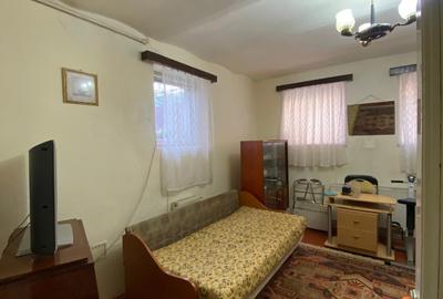 Casă compusă din demisol + parter  Suprafață totală: 64 mp loc parcare in curte - 14