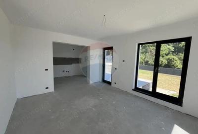 Casa de vanzare la 12 minute de Pite?ti inconjurata de natura - 7