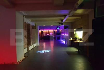 Spațiu comercial, de 639 mp, în P-ța Victoriei - 10