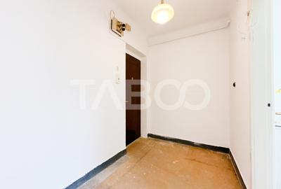 De vanzare apartament 2 camere cartierul Gruia langa Stadion - 3