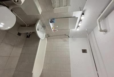 Apartament cu 3 camere semidecomandat în Central - 1