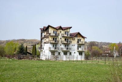 Oportunitate excepțională - Pensiune in curs de finalizare la intrarea in Bran - 2