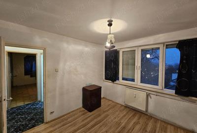 Apartament cu 3 camere semidecomandat în Central - 2