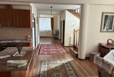 Casă cu 5 camere cu Teren 1550 Mp în Platou