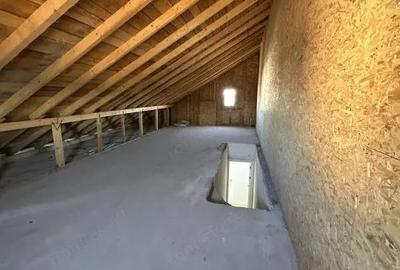 Casă cu Teren 200 Mp în Central